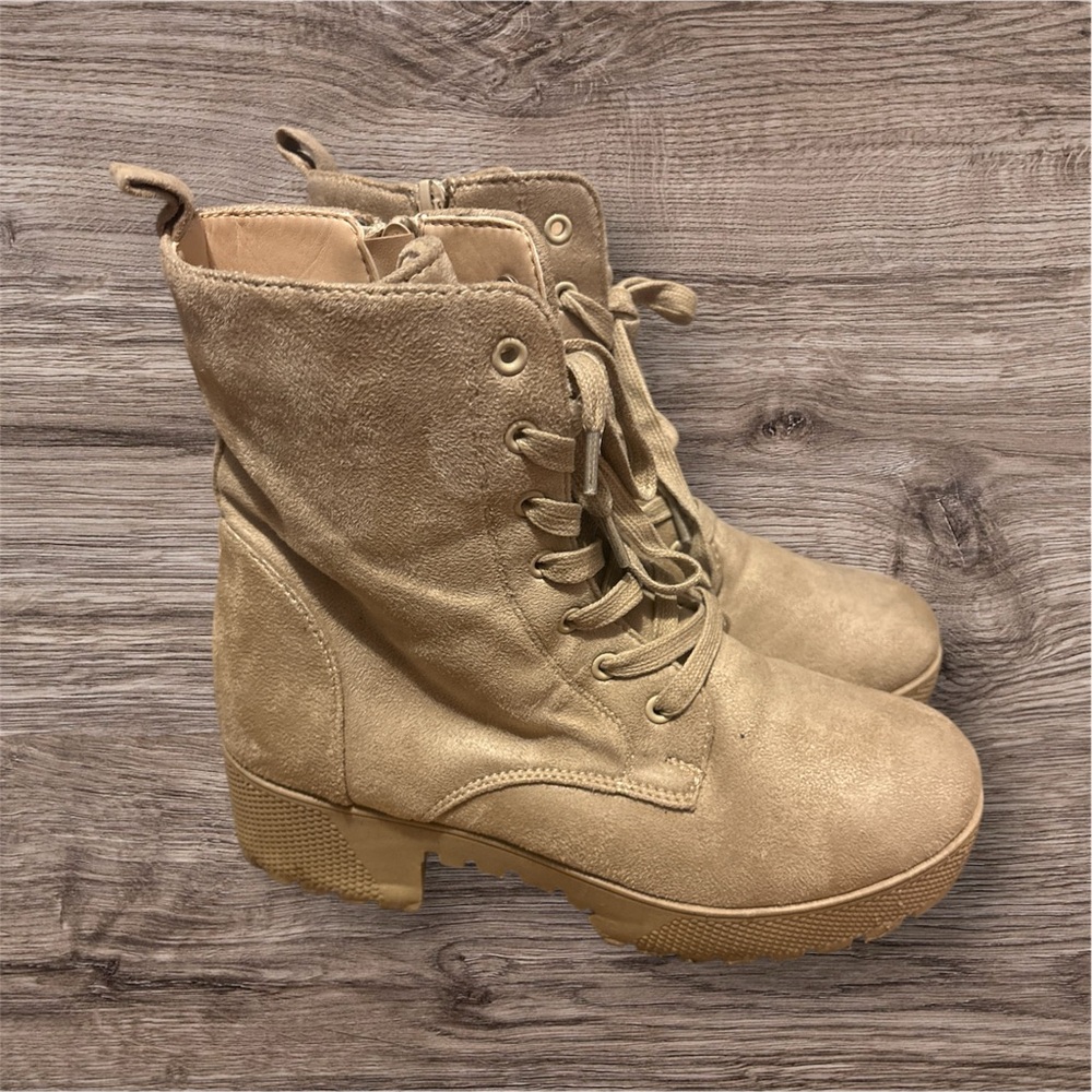 Chinese Laundry Tan Lace Up Boots with Suede Finish